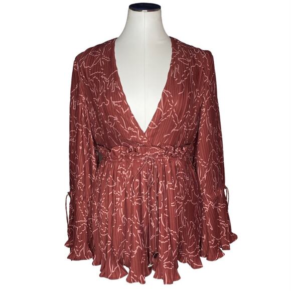 CMEO COLLECTIVE Dream Chaser Playsuit Romper size Large - Picture 14 of 14